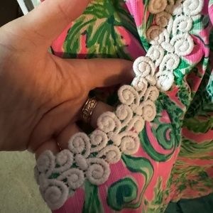 Lilly Pulitzer Tie back dress super cute and built in bra